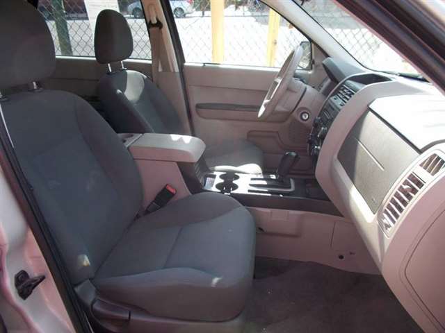 2008 Ford Escape XLS 4dr SUV (2.3L I4 4A)